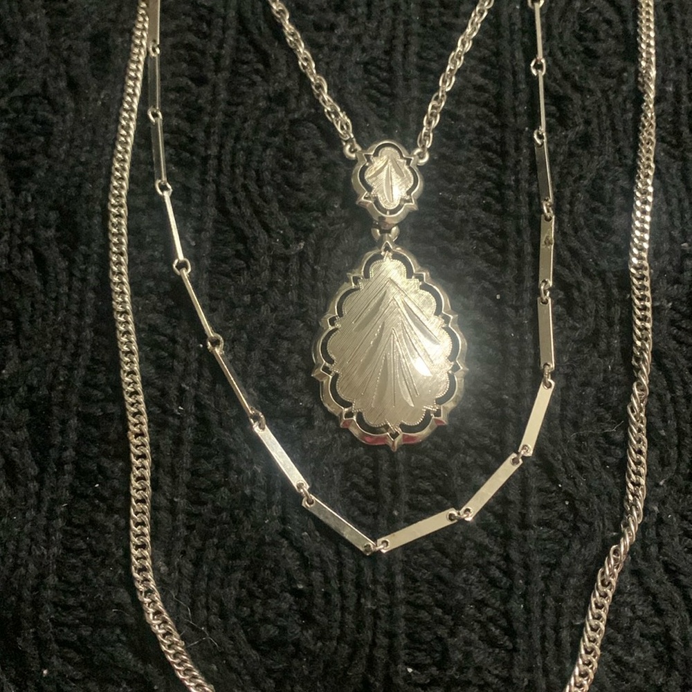Triple Strand Silver etched pendant necklace w/ flat pin closure